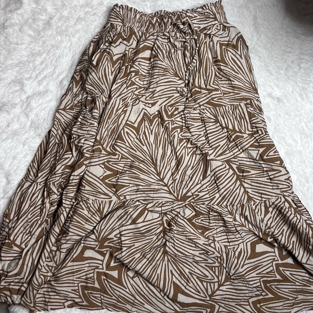 Vici Leaf print skirt